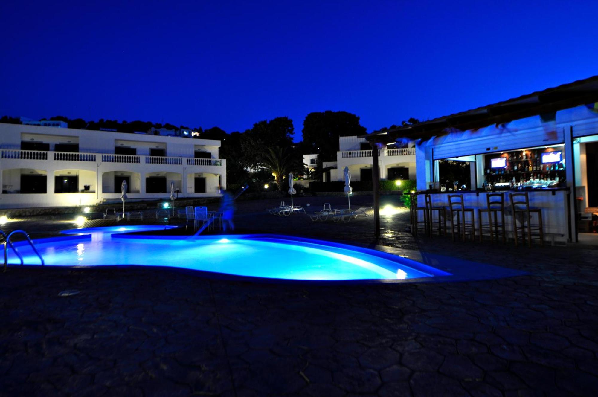 Tony'S Beach Vromolithos Exterior foto